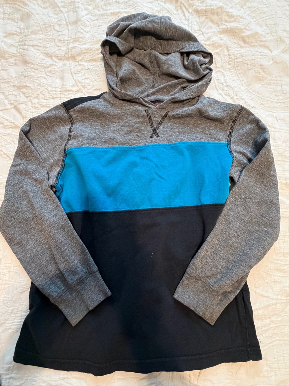 2 for$6✨Wrangler Bit’s Hooded Colorblock Pullover Shirt, Suze M (Age 8)